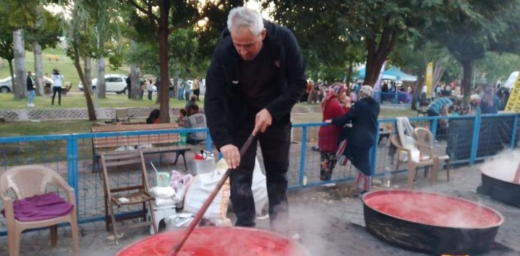 Kayseri’de salça ile vatandaşlar ev ekonomisine katkı sağlıyor