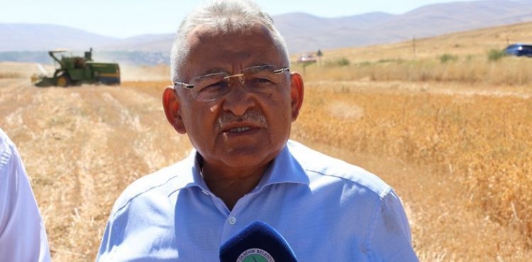 BÜYÜKKILIÇ, BÜNYAN’DA BİÇERDÖVER KULLANARAK, ASPİR HASADI YAPTI