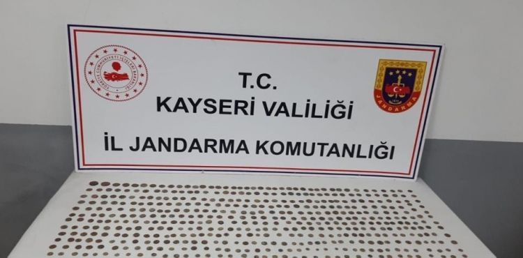 Jandarmadan tarihi eser operasyonu; 550 adet sikke ele geçirildi