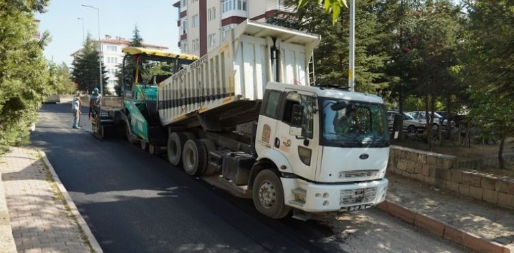İLDEM BÖLGESİNDE ASFALT ÇALIŞMALARI DEVAM EDİYOR