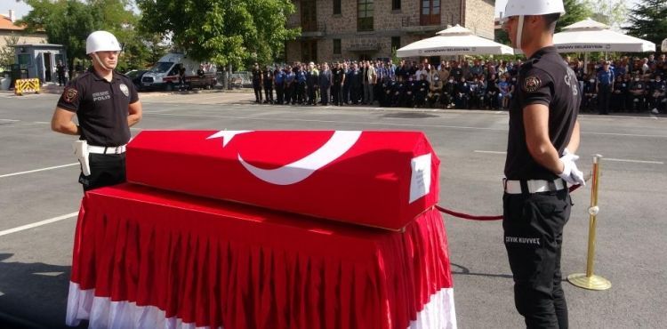 Kayserili polis kalbine yenik düştü