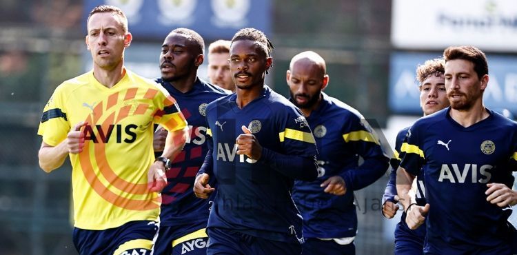 Fenerbahçe'de derbi hazırlıkları sürdü