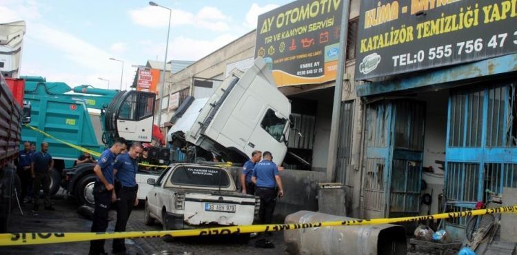 Yakıt tankı patladı: 4 yaralı