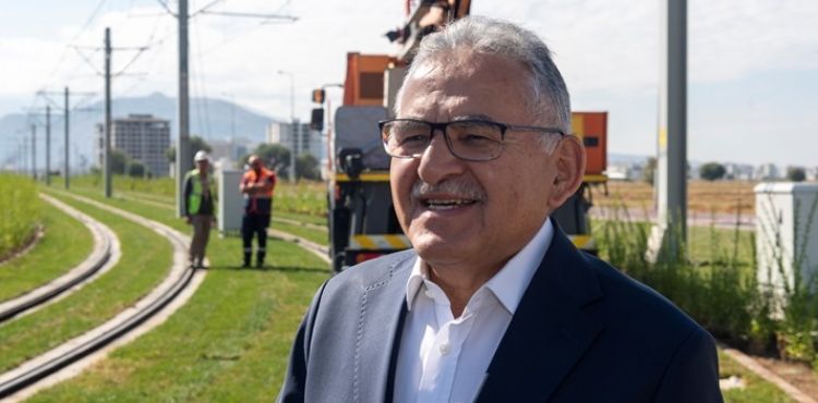 BÜYÜKKILIÇ: “TRAMVAY HATTINA 120 BİN ADET FİDAN DİKİYORUZ”