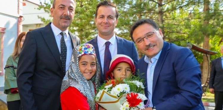 Vali Çiçek Tomarza İlçesini Ziyaret Etti