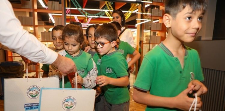ALTINTEPE SEMT KÜTÜPHANESİ’NDE İLKOKUL ÖĞRENCİLERİNE ÖZEL ETKİNLİK