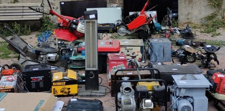 90 polisin katılımıyla eş zamanlı operasyon: 6 gözaltı