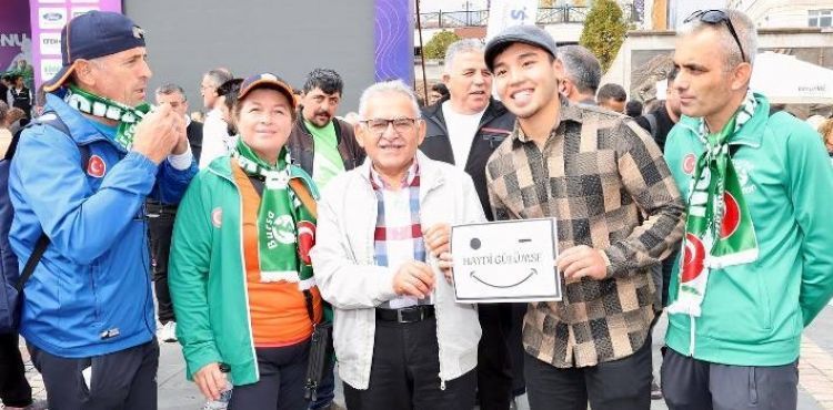 BÜYÜKKILIÇ, ULUSLARARASI KAYSERİ YARI MARATONU ÖDÜL TÖRENİ'NE KATILDI