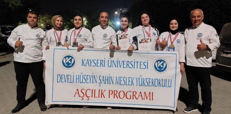 KAYÜ Aşçılık Öğrencileri 3 Kategoride Altın Madalya Kazandı