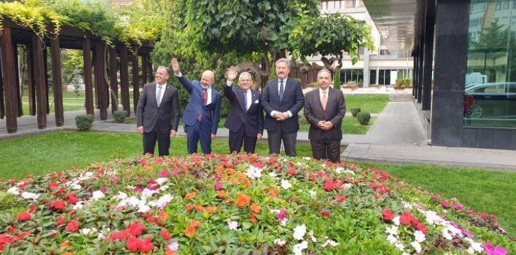 BAŞKANLAR, BÜYÜKŞEHİR’DE HAFTAYA ‘İSTİŞARE’ İLE BAŞLADI