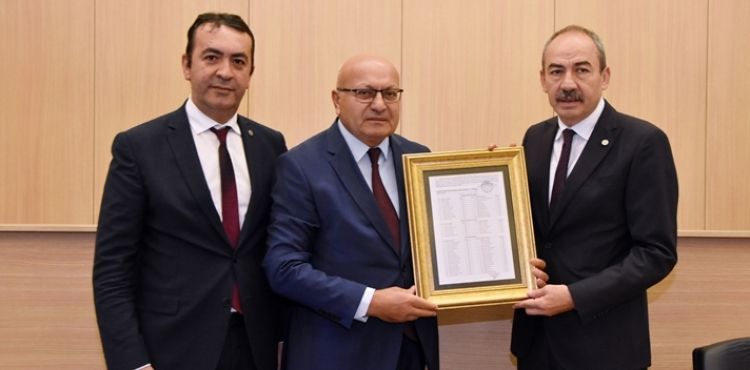KTO BAŞKANI GÜLSOY MAZBATASINI ALDI