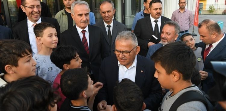 BAŞKAN BÜYÜKKILIÇ’TAN EĞİTİME “SPOR SALONU” DESTEĞİ