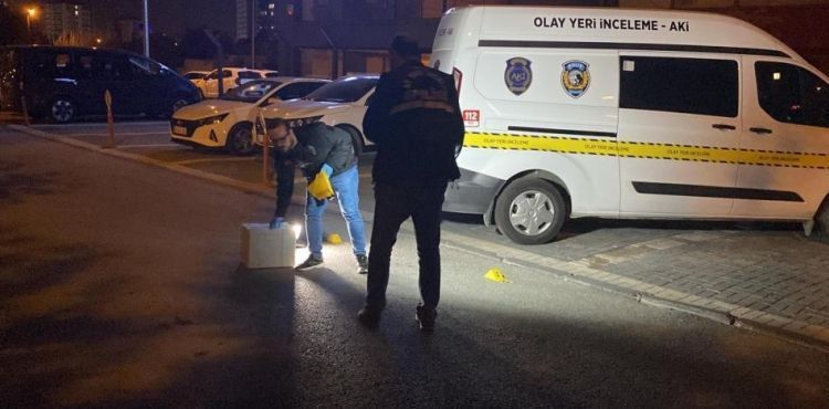 Kayseri’de oto galeriye kurşun yağdırdılar