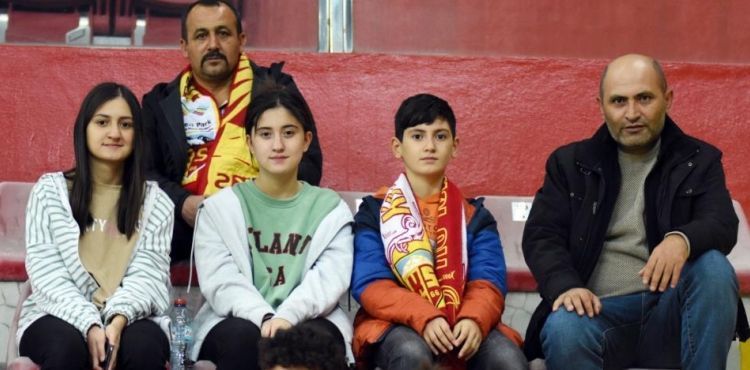 Kayserispor - Galatasaray maçını 16 bin 758 kişi izledi
