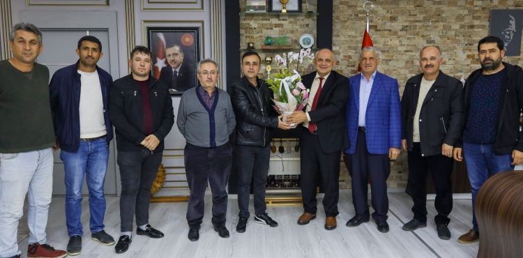 ESNAFLARDAN BAŞKAN ÖZTÜRK’E TEŞEKKÜR