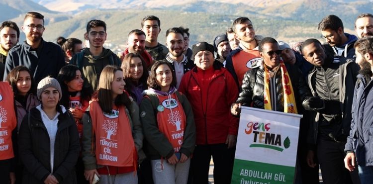 BAŞKAN BÜYÜKKILIÇ, GENÇLİK MECLİSİ ÜYELERİ İLE SABAH YÜRÜYÜŞÜ YAPTI