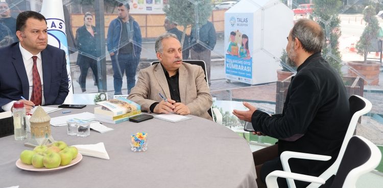 ŞEFFAF ODA HIZ KESMİYOR