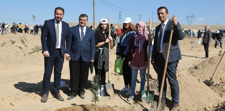 BÜYÜKŞEHİR’DEN ŞEHİTLER ANISINA 251 FİDAN