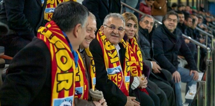 BÜYÜKŞEHİR KAYMEK’TEN KAYSERİSPOR AŞKI-SANAT AŞKI SERGİSİ