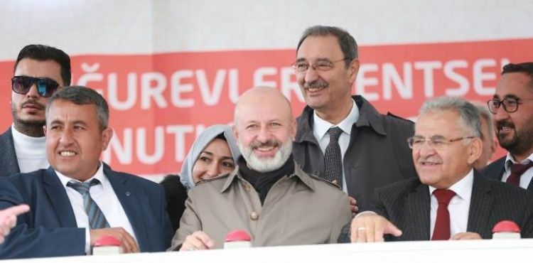 BAŞKAN ÇOLAKBAYRAKDAR; “KENTSEL DÖNÜŞÜMLE SOSYAL DÖNÜŞÜMÜ AYNI ANDA GERÇEKLEŞTİRİYORUZ”