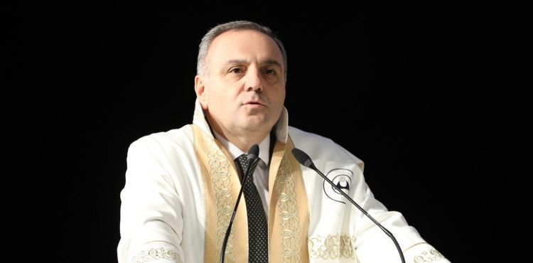 ERÜ’de Tıp Öğrenimine Başlayan 375 Öğrenci Törenle Önlük Giydi