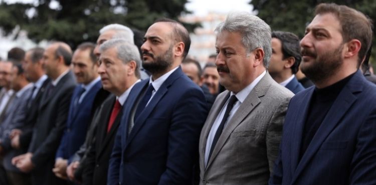 MELİKGAZİ PERSONELİNDEN ATA’YA SAYGI DURUŞU