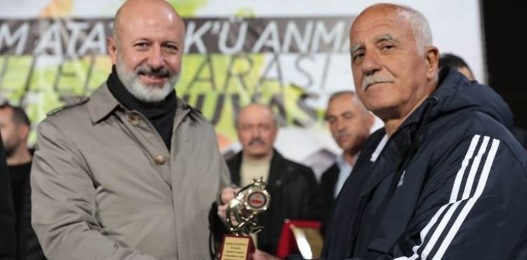 BAŞKAN ÇOLAKBAYRAKDAR’DAN FUTBOL SEVERLERE MÜJDE