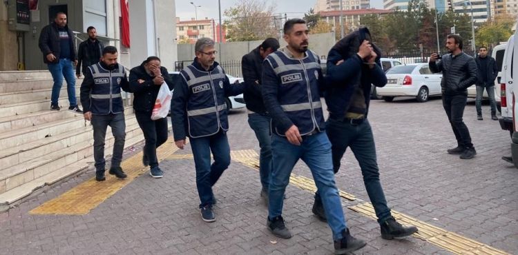Firari 5 kişi tutuklandı
