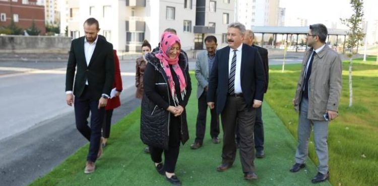 YAPILAN YENİ ÇALIŞMALARLA ESNAF TOKİ’NİN ÇEHRESİ DEĞİŞTİ