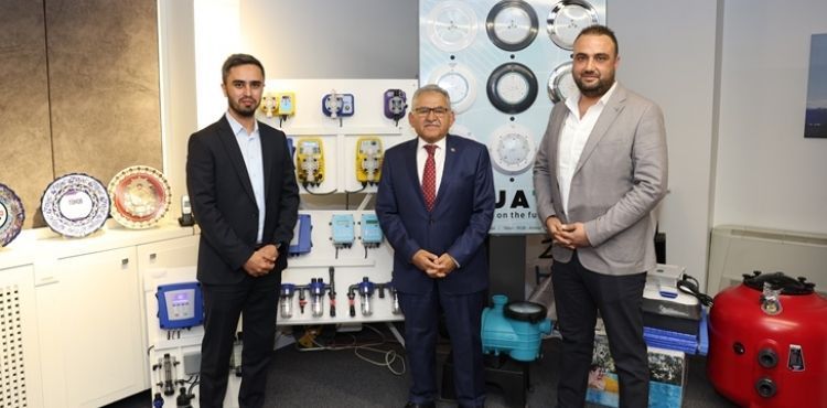 İLKLERE İMZA ATAN BÜYÜKŞEHİR, 10 AYDA 60 BİN KİŞİYE YÜZME KURSU VERDİ
