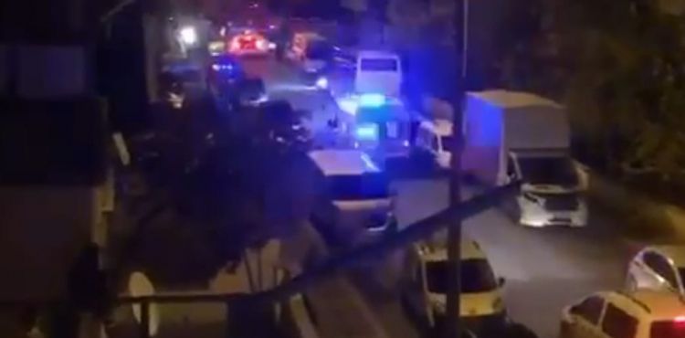 İhbara giden polis ekiplerine saldırı: 4 yaralı