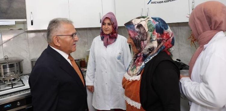 BÜYÜKKILIÇ, SARIZ’DA KADIN KOOPERATİFİ’Nİ VE ESNAFLARI ZİYARET ETTİ