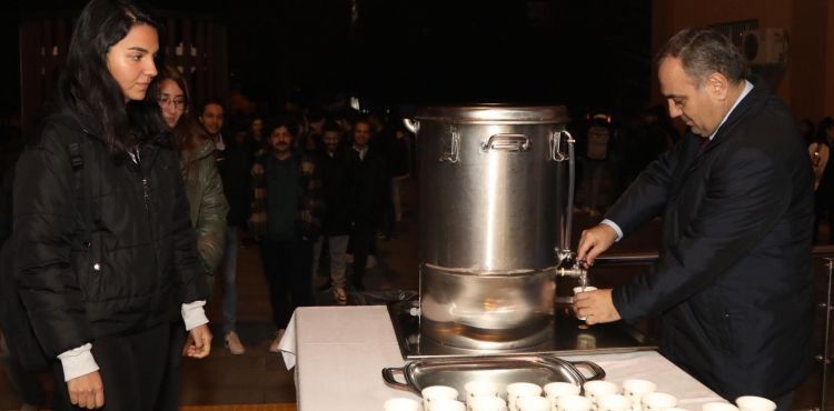 Rektör Altun’dan Öğrencilere Çorba İkramı