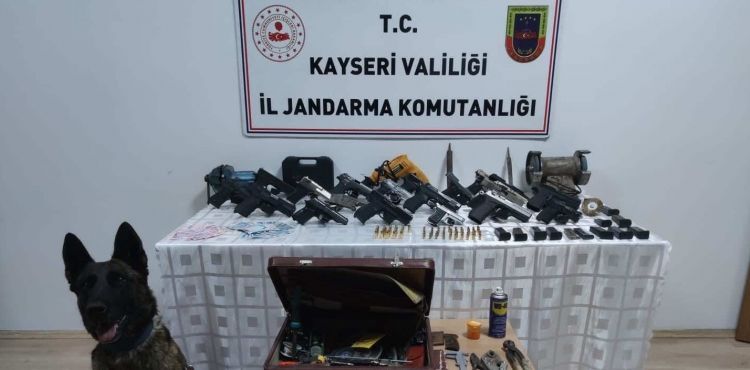 Jandarma, ruhsatsız silah imalathanesini ortaya çıkardı
