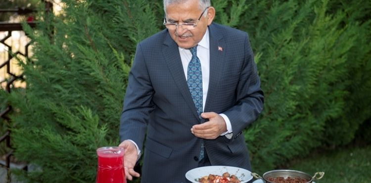 DOKTOR BAŞKAN’DAN SAĞLIK İÇİN GİLABURU TAVSİYESİ