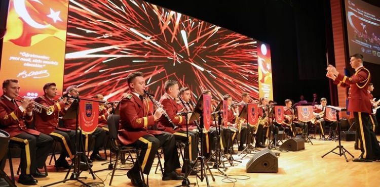 TALAS'TA MUHTEŞEM JANDARMA KONSERİ