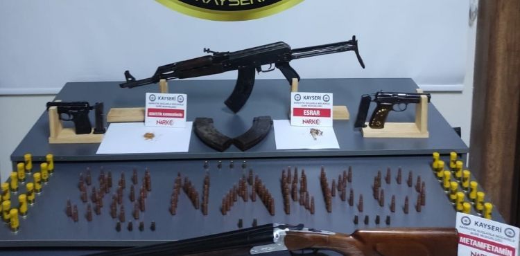 Narkotik operasyonunda uyuşturucu madde ve tüfek ele geçirildi