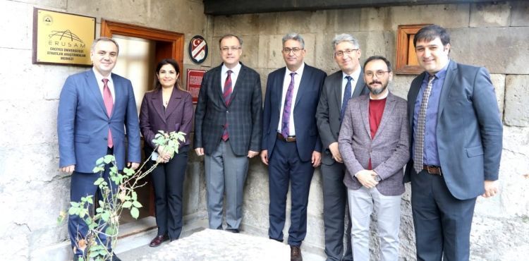 Rektör Altun, ERUSAM’ı Ziyaret Etti