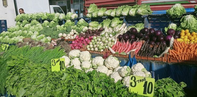 Semt pazarında fiyatlar yükselişte