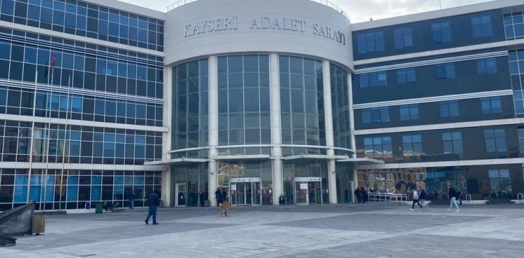 Kuaför işletmecisi uyuşturucu ticaretinden hakim karşısına çıktı