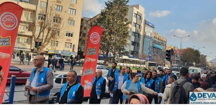 DEVA PARTİSİ MAVİ YELEKLİLER ETKİNLİĞİ TÜM HIZIYLA DEVAM EDİYOR