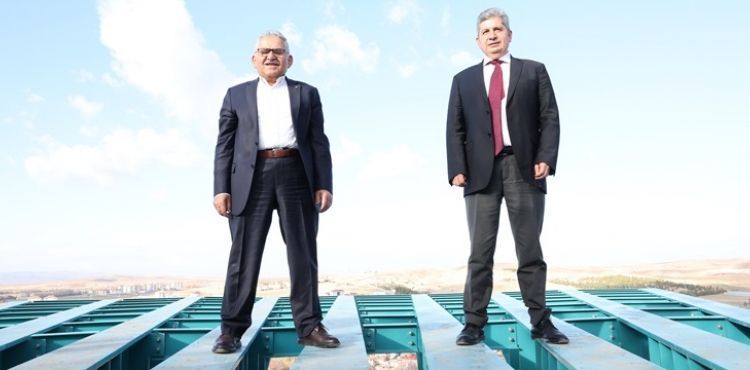 BAŞKAN BÜYÜKKILIÇ, TAMAMLANMA AŞAMASINA GELEN CAM SEYİR TERASI’NI İNCELEDİ