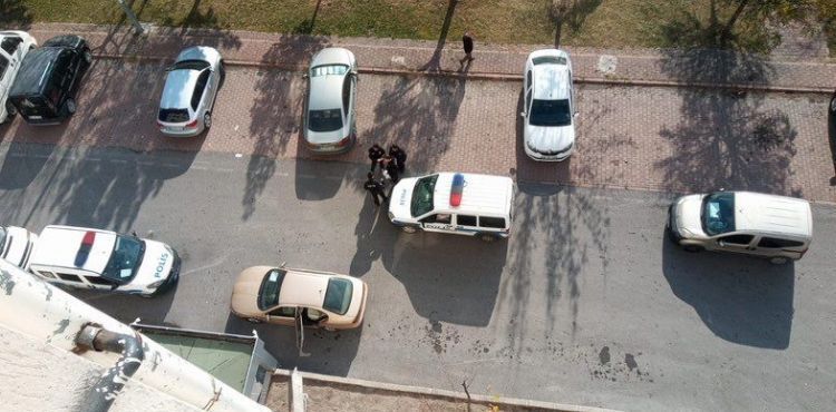 Tüfek çalan şüpheliyi vatandaşlar yakaladı