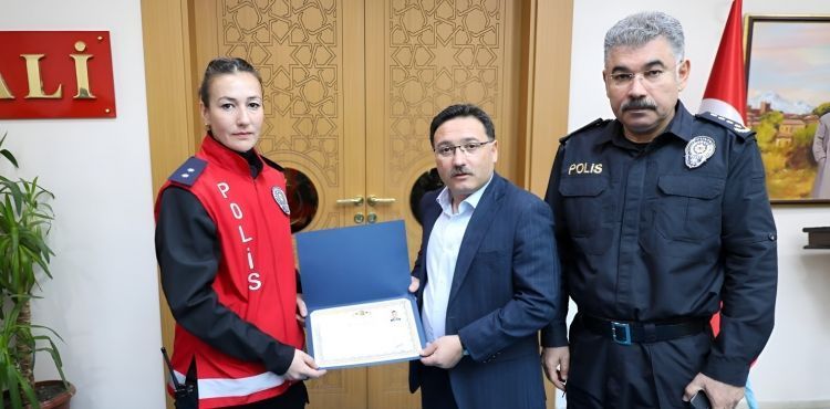 Güven Timlerine Başarı Belgesi verildi