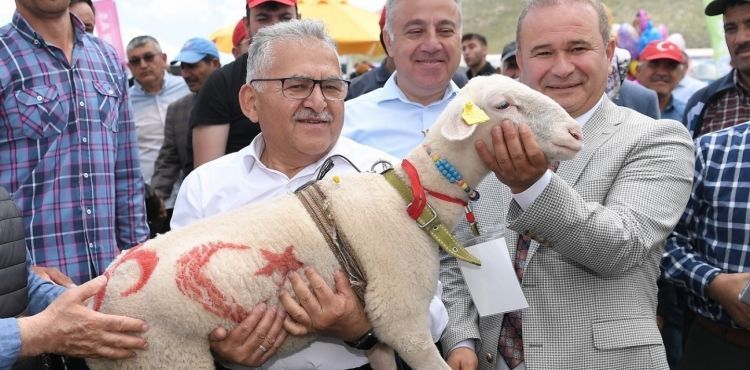 BÜYÜKŞEHİR’DEN AKKIŞLA’YA SÜT İŞLEME TESİSİ