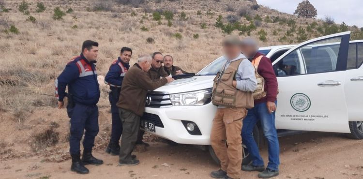 Yasa dışı av yapan 3 kişi suçüstü yakalandı