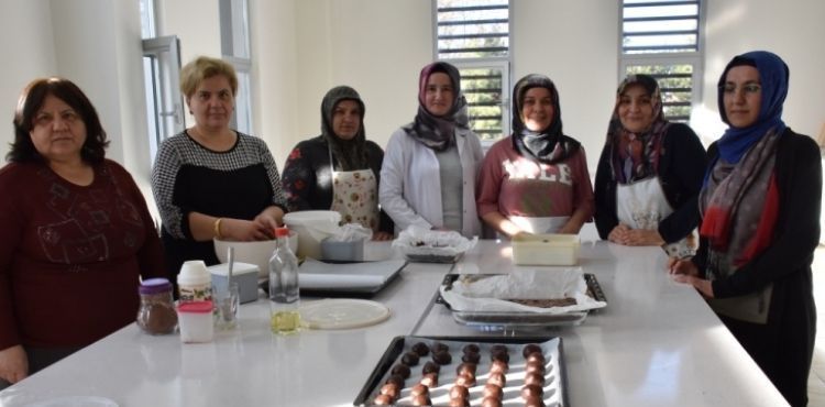 KOCASİNAN BELEDİYESİ, PROFESYONEL AŞÇILAR YETİŞTİRİYOR