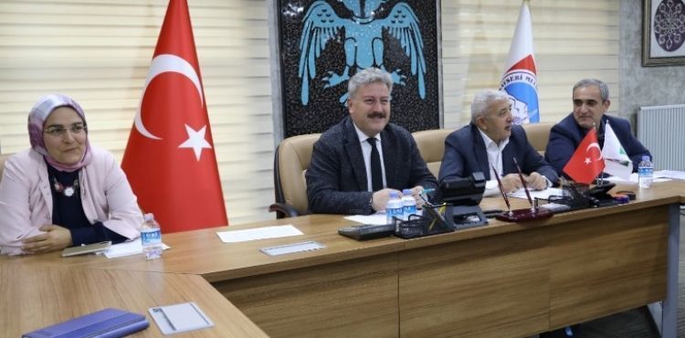 MELİKGAZİ'NİN İŞYERLERİ İHALE İLE SATILDI