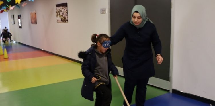 BÜYÜKŞEHİR’İN ENGELLERİ ORTADAN KALDIRAN MERKEZİ, ÖĞRENCİLERİ MİSAFİR EDİYOR