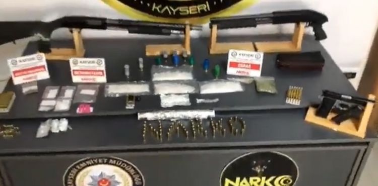 54 adrese eş zamanlı operasyonda 54 kişiye gözaltı